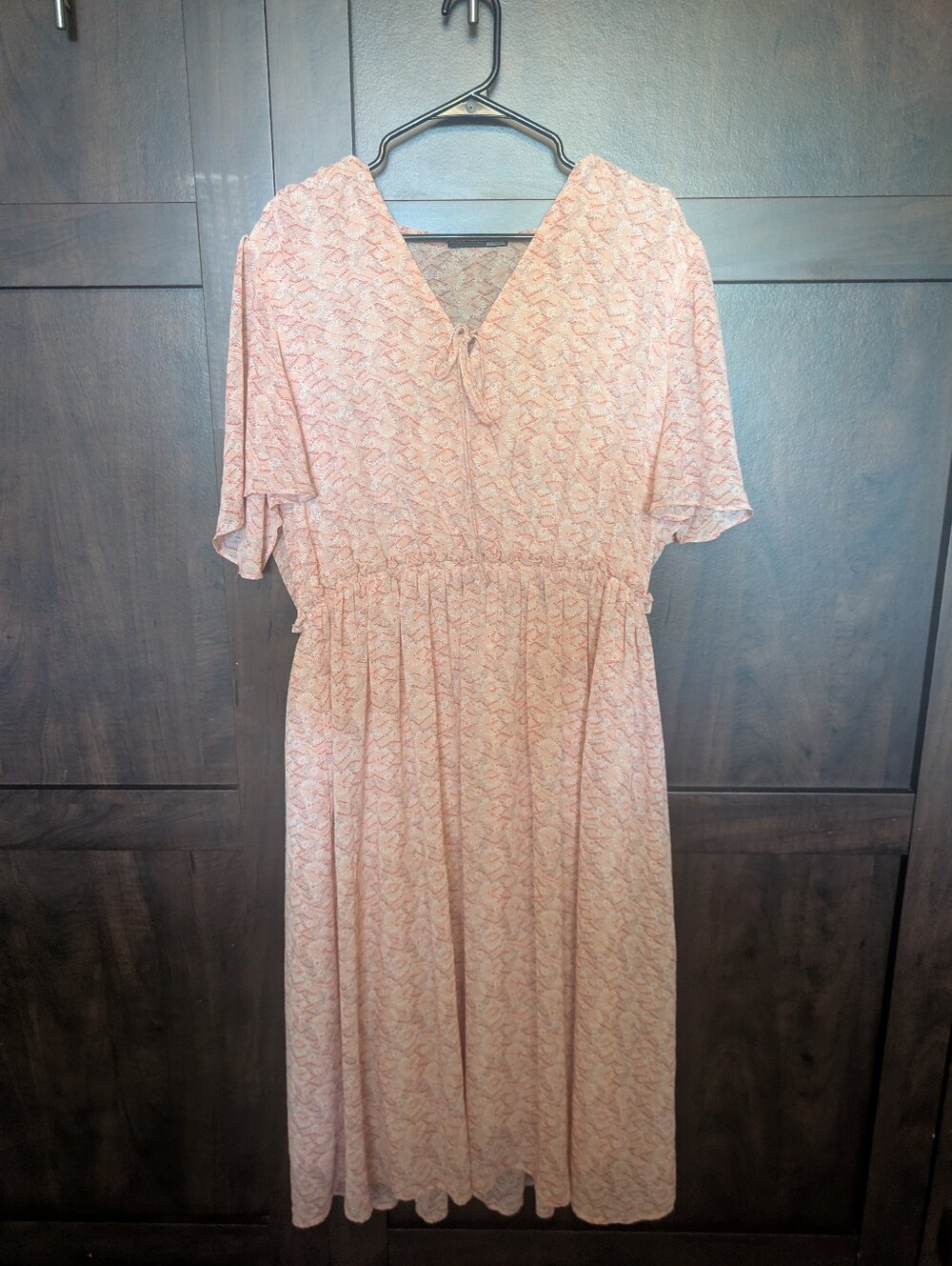 Women's Soft Pink V-Neck Midi Dress with Tie Detail